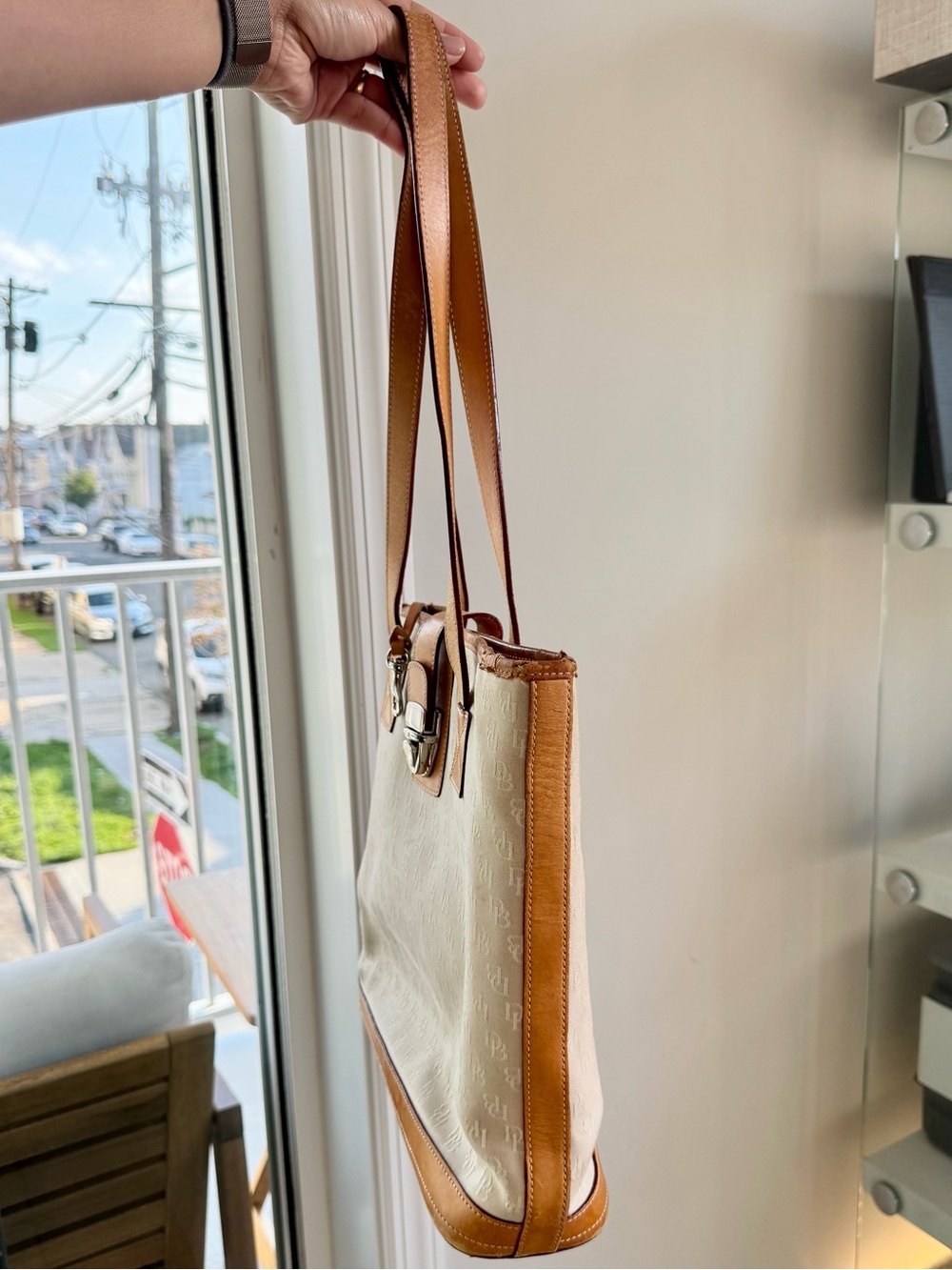 Vintage Dooney & Bourke Signature Monogram Canvas Tote Bag – Cream & Tan - Picture 2 of 16